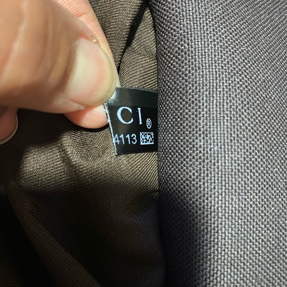 Authentic Gucci Bag see code. Excellent  condition no scratches no tears. - Picture 3 of 5